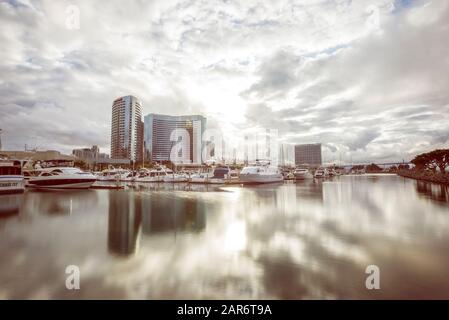 Alba A Embarcadero Marina. San Diego, California, Stati Uniti. Foto Stock