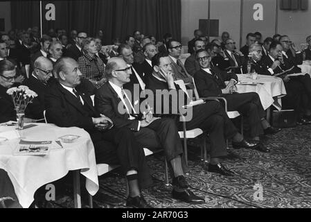 Giorno Nord a Hiltonhotel, Amsterdam; incontro dedicato a tre province settentrionali Data: 8 ottobre 1970 luogo: Amsterdam, Noord-Holland Parole Chiave: Meetings Nome istituto: Hiltonhotel Foto Stock
