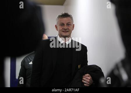 Birkenhead, Regno Unito. 26th Gen 2020. Il Manchester United Manager Ole Gunnar Solskjaer arriva prima della quarta partita della fa Cup tra Tranmere Rovers e il Manchester United a Prenton Park il 26th gennaio 2020 a Birkenhead, Inghilterra. (Foto di Richard Ault/phcimages.com) Credit: PHC Images/Alamy Live News Foto Stock