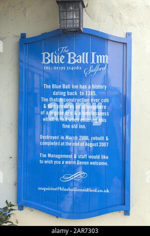 Il Blue Ball Inn, Sidford, pub vicino a Sidmouth, Devon, Regno Unito, parte di Taverne Punch Foto Stock