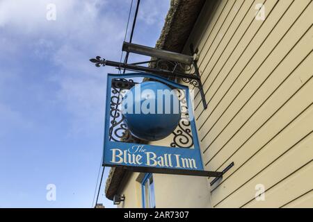 Il Blue Ball Inn, Sidford, pub vicino a Sidmouth, Devon, Regno Unito, parte di Taverne Punch Foto Stock