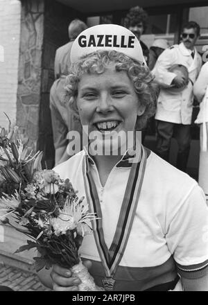 Campionato del mondo Ciclismo delle Donne 1979 a Valkenburg. Il campione del mondo Petra de Bruin nella maglia iridata; Foto Stock