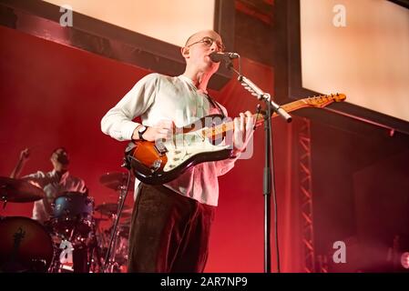 Leeds, Regno Unito. 25th gennaio 2020. Jack Steadman, Jamie MacColl, Suren de Saram e ed Nash della band Bombay Bicycle Club si esibiscono alla O2 Academy Leeds, la cui Edizione È Andata Male nel tour del Regno Unito, Leeds 2020-01-25 . Credito: Gary Mather/Alamy Live News Foto Stock