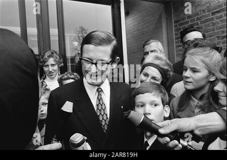 La principessa Margriet partorì il secondo figlio a Sint Radboudziekenhuis a Nijmegen. Pieter van Vollenhoven all'ospedale Data: 25 dicembre 1969 luogo: Nijmegen Parole Chiave: Ospedali Nome personale: Margriet, principessa Nome istituzione: Sint Radboud Hospital Foto Stock