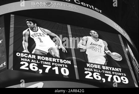 Los Angeles, CALIFORNIA, Stati Uniti. 8th Gen 2011. Kobe Bryant, 41 anni, muore in elicottero crash a Calabasas, California oggi Domenica 26 Gennaio 2020.Los Angeles Lakers Kobe Bryant durante il gioco contro i New Orleans Hornets allo Staples Center di Los Angeles, California Venerdì 07 Gennaio 2011.Kobe Bryant punteggi 25 punti e divenne il giocatore 9th con il maggior numero di punti 26.720.Los Angeles Lakers ha vinto il gioco 101 a 97.ARMANDO ARORIZO/PI Credit: Armando Arorizo/Pi/Prensa Internacional/ZUMA Wire/Alamy Live News Foto Stock