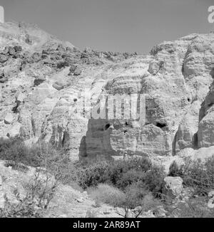 Israele 1964-1965: Ein Gedi Rockwall con sale di volo a Ein Gidi. Date: 1964 Location: Dead Sea, Ein Gedi, Israel Keywords: Montagne, rocce, scuole di volo Foto Stock