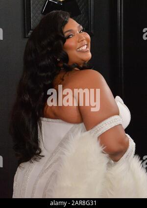 Los Angeles, Stati Uniti. 26th gennaio 2020. Los Angeles, Stati Uniti. 26th gennaio 2020. Lizzo arriva per i Grammy Awards annuali 62nd che si tengono allo Staples Center di Los Angeles domenica 26 gennaio 2020. Foto di Jim Ruymen/UPI Credit: UPI/Alamy Live News Foto Stock
