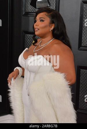 Los Angeles, Stati Uniti. 26th gennaio 2020. Los Angeles, Stati Uniti. 26th gennaio 2020. Lizzo arriva per i Grammy Awards annuali 62nd che si tengono allo Staples Center di Los Angeles domenica 26 gennaio 2020. Foto di Jim Ruymen/UPI Credit: UPI/Alamy Live News Foto Stock