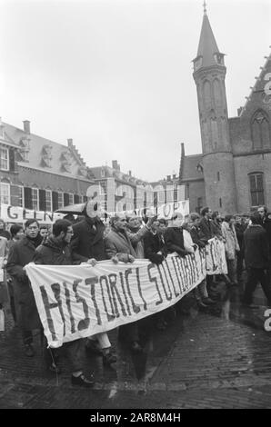 Studenti dimostrare contro Numerus Fixus Data: 6 novembre 1968 Località: L'Aia, Zuid-Holland Parole Chiave: Studenti, dimostrazioni Foto Stock