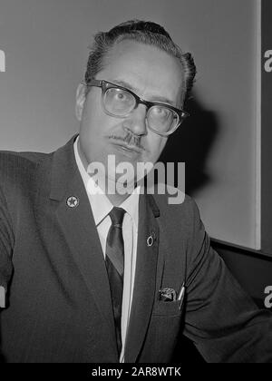 Forrest J. Ackerman, agente letteraria van science-fiction en horrorschrijvers 11 augustus 1965; Foto Stock
