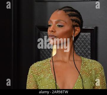 Los Angeles, Stati Uniti. 26th gennaio 2020. Los Angeles, Stati Uniti. 26th gennaio 2020. Mereba arriva per i Grammy Awards annuali 62nd che si tengono presso lo Staples Center di Los Angeles domenica 26 gennaio 2020. Foto di Jim Ruymen/UPI Credit: UPI/Alamy Live News Foto Stock