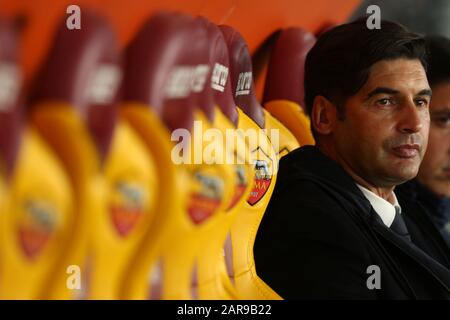 Roma, Italia. 26th Gen 2020. Pullman Paulo Fonseca (Roma) durante la Serie A partita tra AS Roma e SS Lazio allo Stadio Olimpico il 26 gennaio 2020 a Roma. Come Roma disegnare 1-1 con SS Lazio in 21th round di Serie A (Photo by Giuseppe fama/Pacific Press) credito: Pacific Press Agency/Alamy Live News Foto Stock