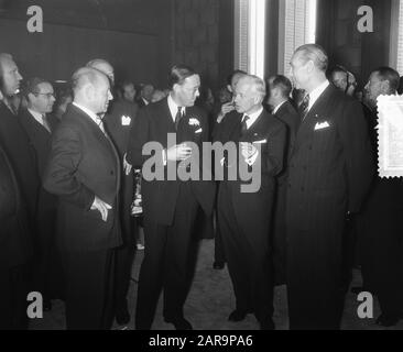 Sua altezza reale Principe Bernhard nominato Patrono World Broadcasting Data: 12 ottobre 1955 Nome personale: Bernhard, Prince Nome istituzione: World Domain Foto Stock