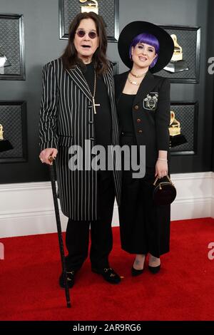 Los Angeles, California 26th Gen 2020. Ozzy Osbourne e Kelly Osbourne al 62nd Grammy Awards presso lo Staples Center di Los Angeles, California, il 26 gennaio 2020. Credito: Tony Forte/Media Punch/Alamy Live News Foto Stock