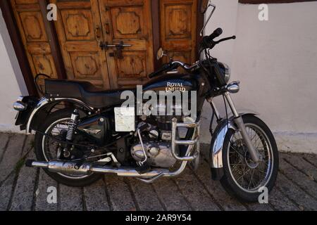 Royal Enfield Bike, Landour, Mussoorie, Uttarakhand, India, Asia Foto Stock