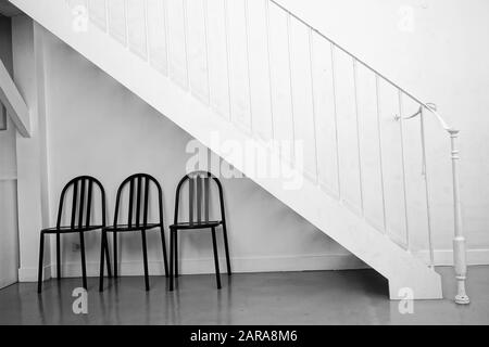 Tre Sedie Di Design, Henri Cartier Bresson Museum, Parigi, Francia, Europa Foto Stock