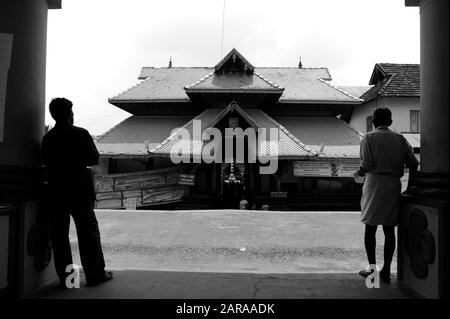 Tempio Di Mahadeva Shiva, Ettumanoor, Kottayam, Kerala, India, Asia Foto Stock