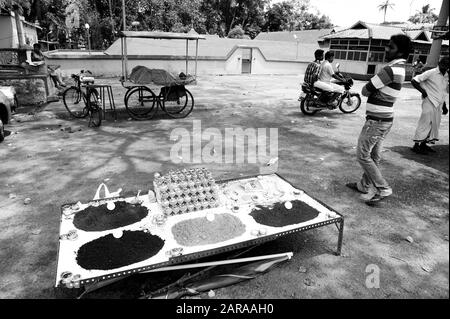 Fornitore Rangoli, Tempio Mahadeva Shiva, Ettumanoor, Kottayam, Kerala, India, Asia Foto Stock