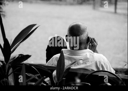 Vecchio Su Cellulare, Kamala Nehru Park, Hanging Garden, Malabar Hill, Mumbai, Maharashtra, India, Asia Foto Stock