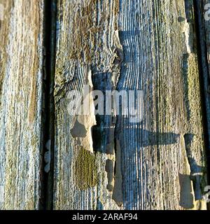 Pelatura di vecchie vernici Foto Stock