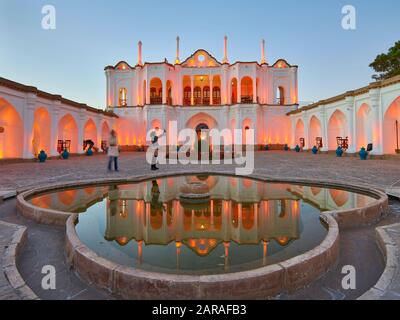 Kerman, Iran. 29th novembre 2017. Il Giardino di Fathabad nella città di Kerman in Iran, è stato accolto il 29 novembre 2017. | utilizzo credito mondiale: DPA/Alamy Live News Foto Stock