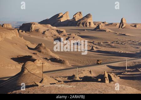 A Kerman, Iran. 30th novembre 2017. Sulla strada verso Wu ste Lut (Dascht-e Lut) a est della città di Kerman in Iran, il 30 novembre 2017. | utilizzo credito mondiale: DPA/Alamy Live News Foto Stock