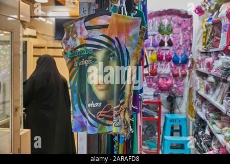 Kerman, Iran. 29th novembre 2017. Il bazar nella città di Kerman in Iran, preso il 29 novembre 2017. | utilizzo credito mondiale: DPA/Alamy Live News Foto Stock