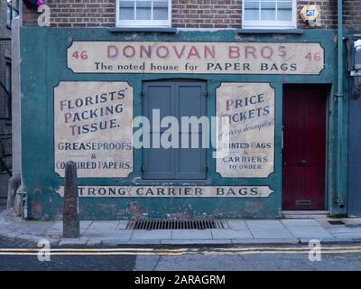 Donovan Bros fratelli borse di carta negozio storico a Spitalfields Foto Stock