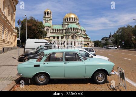 Sofia, BULGARIA - 17 AGOSTO 2012: Auto classica Moskvich (o Moskvitch) a Sofia, Bulgaria. Sofia è la città più grande della Bulgaria e 15th più grande della e Foto Stock