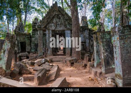 Prasat Thom al Koh Ker sito, Cambogia. Foto Stock