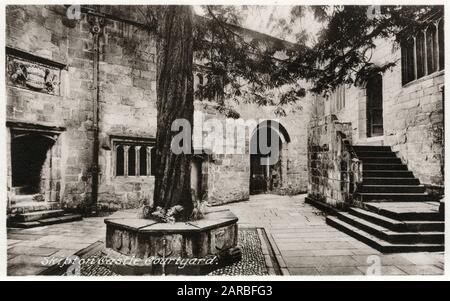 Castle Courtyard, Skipton, North Yorkshire. Foto Stock