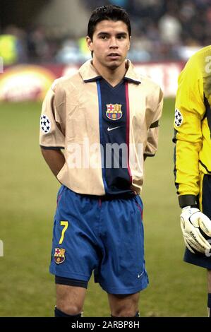 Milano Italia, 26 febbraio 2003, Stadio 'G.Meazza San Siro', UEFA Champions League 2002/2003, FC Inter - FC Barcellona: Javier Saviola prima della partita Foto Stock