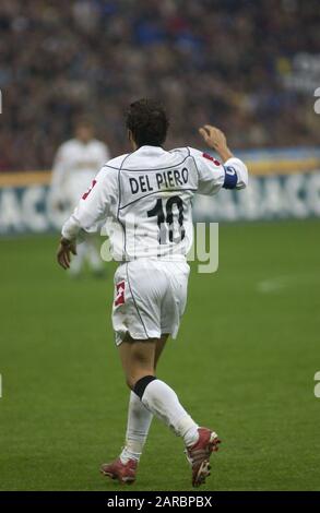 Milano Italia, 19 ottobre 2002, Stadio 'G.MEAZZA SAN SIRO', Campionato di Calcio Seria A 2002/2003, FC Inter - FC Juventus: Alessandro del Piero in azione durante la partita Foto Stock