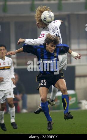 Milano Italia, 19 ottobre 2002, Stadio 'G.MEAZZA SAN SIRO', Campionato di Calcio Seria A 2002/2003, FC Inter - FC Juventus: Pavel Nedved e Matias Aleyda in azione durante la partita Foto Stock