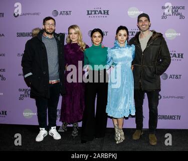 Park City, Utah, Stati Uniti. 26th Gen 2020. Andy Samberg, Meredith Hagner, Camila Mendes, Tyler Hoechlin agli arrivi per PALM SPRINGS Premiere al Sundance Film Festival 2020, Library Center Theatre, Park City, UT 26 gennaio 2020. Credit: Ja/Everett Collection/Alamy Live News Foto Stock