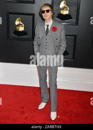 Los Angeles, California. 26th Gen 2020. Beck at arrivals for 62nd Annual Grammy Awards - Arrivi, STAPLES Center, Los Angeles, CA 26 gennaio 2020. Credit: Tsuni/Everett Collection/Alamy Live News Foto Stock