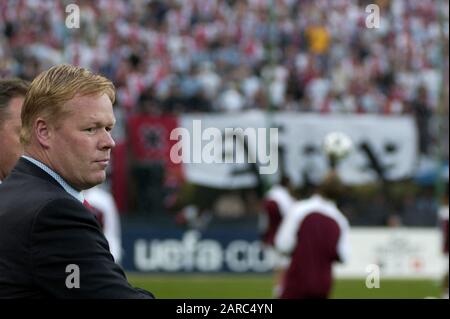 Milano Italia 23 aprile 2003, Stadio 'G.MEAZZA SAN SIRO', UEFA Champions League 2002/2003, AC Milan - FC Ajax: Il coach Ajax Ronald Koeman prima della partita Foto Stock