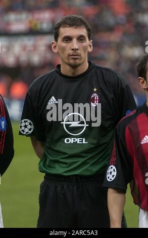 Milano Italia 18 marzo 2003, Stadio 'G.MEAZZA SAN SIRO', UEFA Champions League 2002/2003, AC Milan - Borussia Dortmund: Il portiere del Milan Christian Abbiati prima della partita Foto Stock