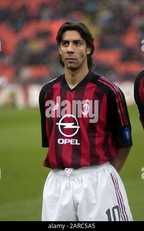 Milano Italia 18 marzo 2003, Stadio 'G.MEAZZA SAN SIRO', UEFA Champions League 2002/2003, AC Milan - Borussia Dortmund: Rui Costa in azione durante la partita Foto Stock