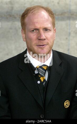 Milano Italia 18 marzo 2003, Stadio 'G.MEAZZA SAN SIRO', UEFA Champions League 2002/2003, AC Milan - Borussia Dortmund: Il coach di Borussia Dortmund Matthias Sammer prima della partita Foto Stock