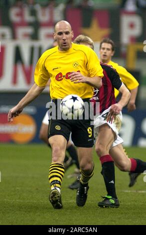 Milano Italia 18 marzo 2003, Stadio 'G.MEAZZA SAN SIRO', UEFA Champions League 2002/2003, AC Milan - Borussia Dortmund: Jan Koller in azione durante la partita Foto Stock