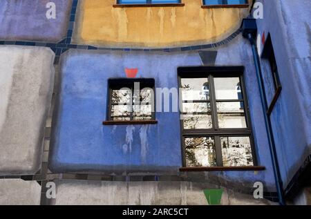 Dettagli Della Kunst Haus, Wien, Museum Hundertwasser, Art House Hundertwasser Progettato Da Friedensreich Hundertwasser, Vienna, Austria Foto Stock