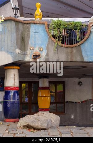 Dettagli Della Kunst Haus, Wien, Museum Hundertwasser, Art House Hundertwasser Progettato Da Friedensreich Hundertwasser, Vienna, Austria Foto Stock