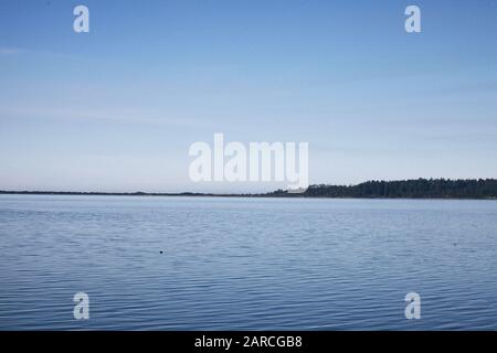 Scenario mattutino della famosa Baia di Nehalem nell'Oregon centrale Foto Stock