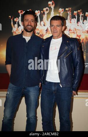 27H Jan, ANTONIO BANDERAS e PABLO PUYOL presentano a Barcellona LA LINEA musicale A CHORUS a Teatre Tivoli Foto Stock