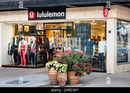 Un luogo di storefront Lululemon. Foto Stock