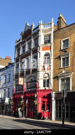 The Old Red Lion Pub And Theatre, St John Street, Islington, Londra, Inghilterra, Regno Unito Foto Stock