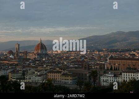 Firenze panoramica, cupola del Brunelleschi di Santa Maria del Fiore, Italia Foto Stock