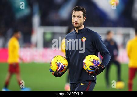 Antonio Mirante di Roma si scalda prima del campionato italiano Serie A partita di calcio tra AS Roma e SS Lazio il 26 gennaio 2020 allo Stadio Olimpico di Roma, Italia - Foto Federico Proietti/ESPA-Images Foto Stock