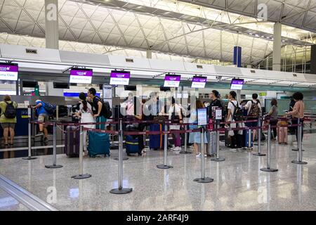 Lantau, Hong Kong - 18 settembre 2019 : pannello di informazioni sulla partenza Degli Aerei all'aeroporto internazionale di Hong Kong Foto Stock